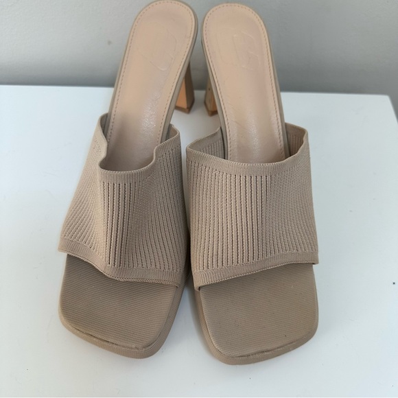 Elegant Tan Women's Slides - Picture 1 of 3